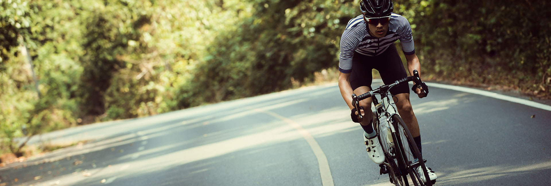 Thinmasthead_0033_shutterstock_558086152 hip injuries