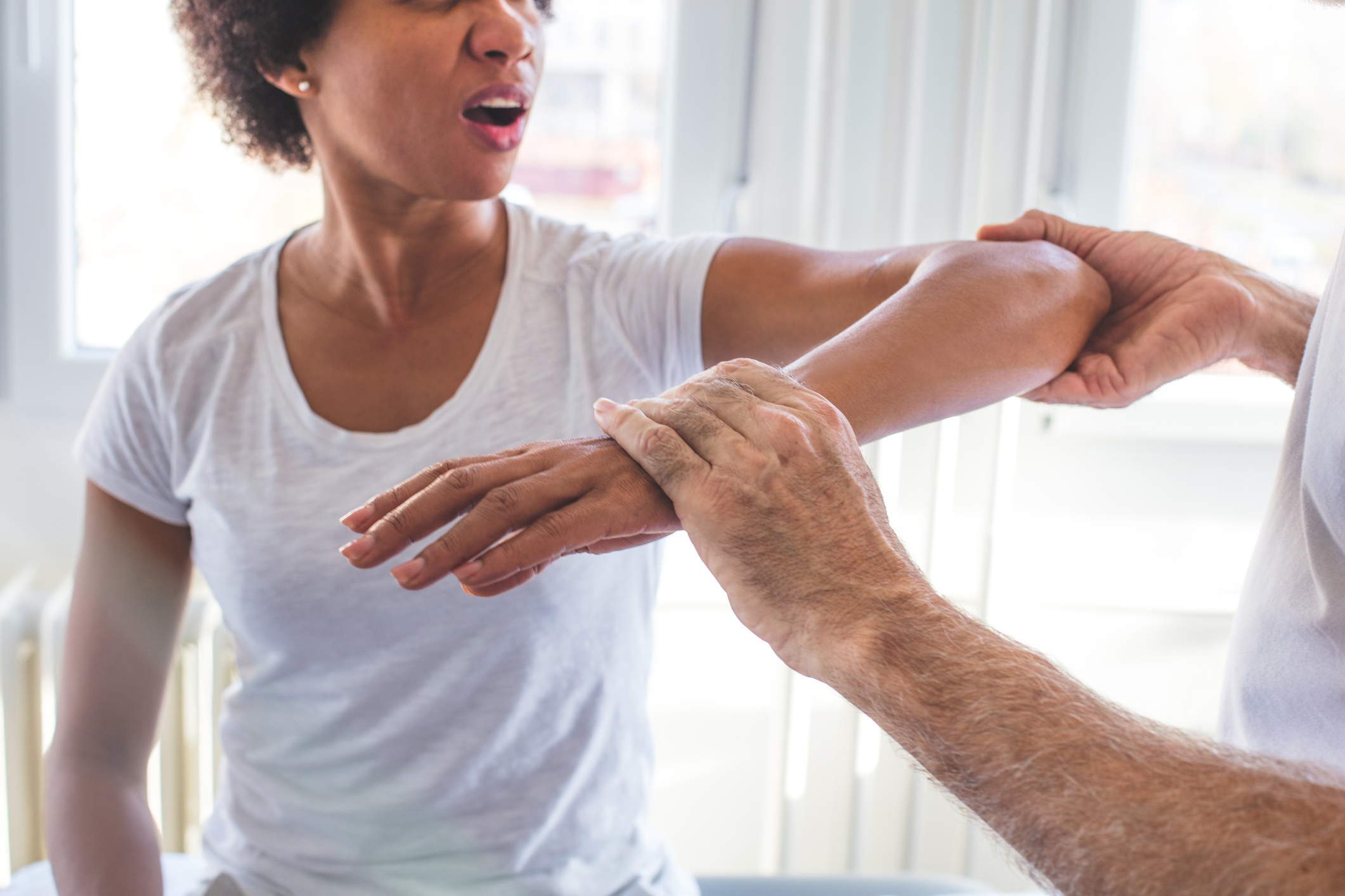 Frozen Shoulder Causes, Symptoms, and Treatment Options